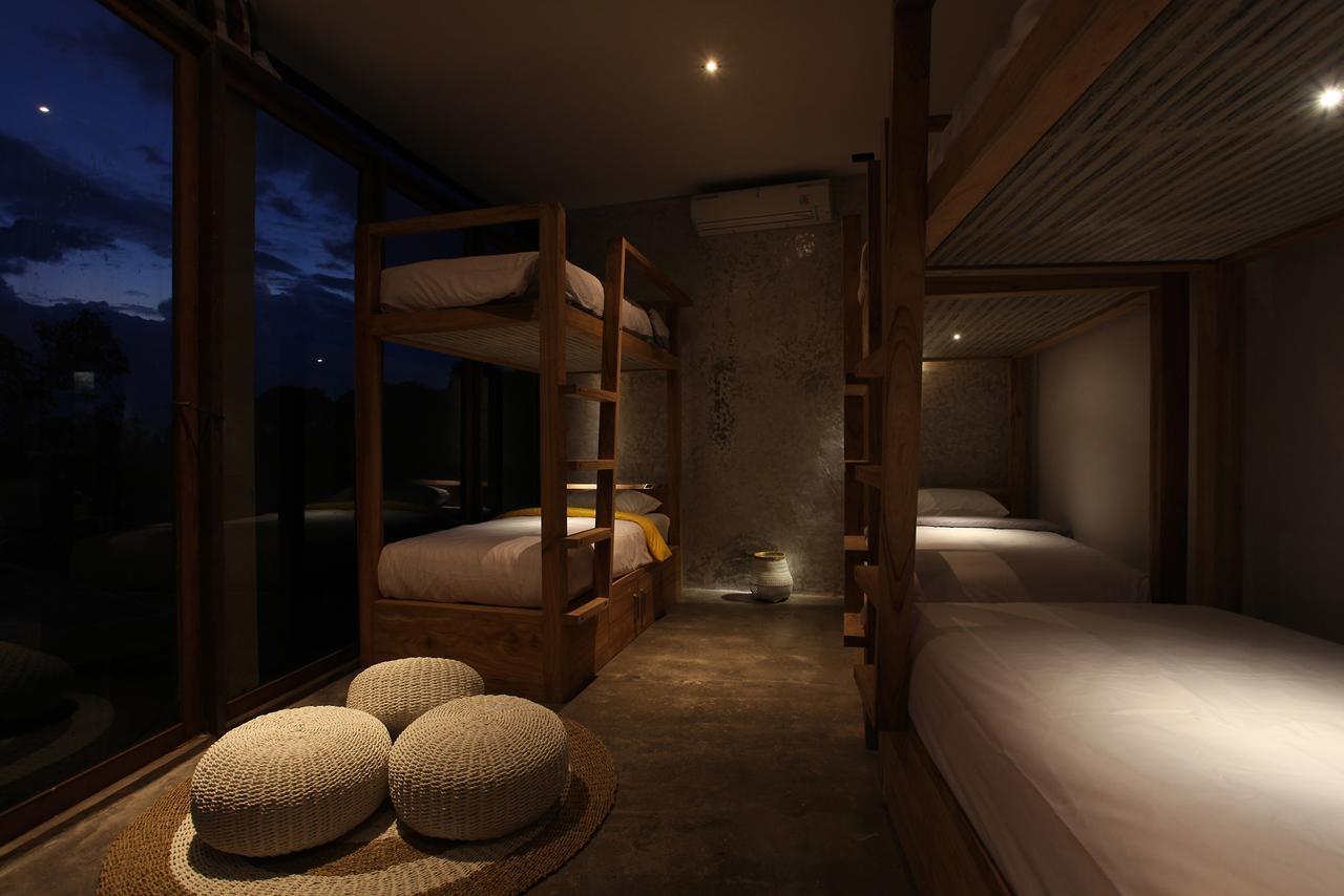 Bong Hostel Nusa Lembongan Exterior photo